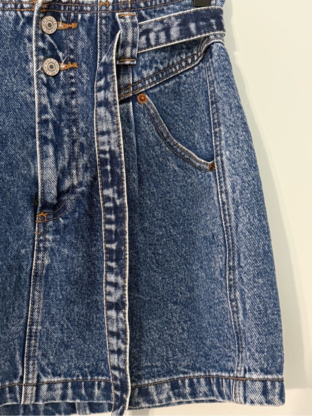 Abercrombie & Fitch Rise Belted Denim Mini Skirt Acid Wash Size 4/27 - Picture 4 of 7